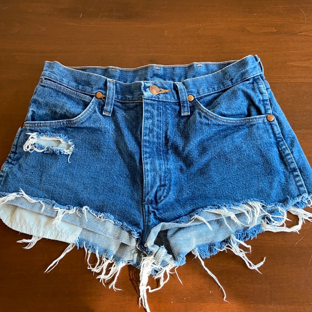 Wrangler ripped shorts